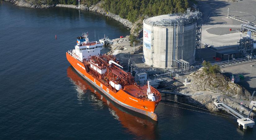 Elkészült az első németországi LNG-terminál kikötője