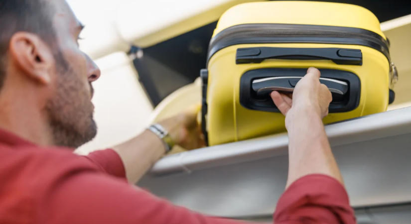 Szigorú szabályt vezettek be a légitársaságok: egy rossz mozdulat miatt elvehetik a power bankodat