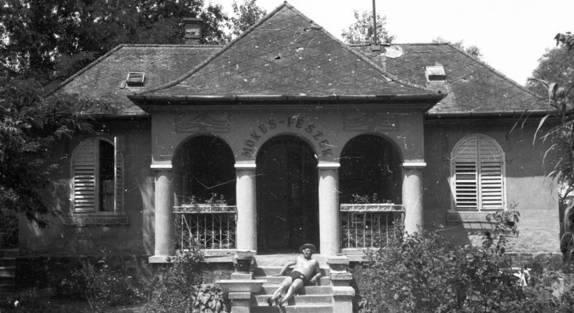 Eltűnt a Mókus-fészek, betonkocka áll a régi balatoni villa helyén (galéria)