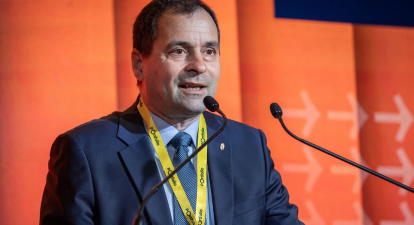 Kapitány Istvánnal is konfliktusba kerülhetett a távozó államtitkár, mert akadoznak a kormányzati döntések