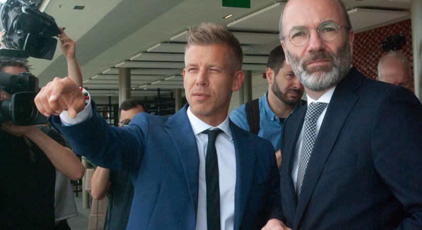 Áll a bál Brüsszelben: Magyar Péter embere húzta keresztül Weber terveit, egymásnak estek a Néppártban
