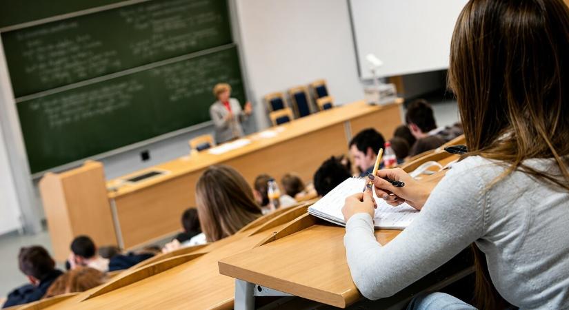 Felvételi 2026: csaknem 2600 új hallgatót vett fel a Nemzeti Közszolgálati Egyetem