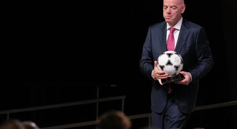 Úgy néz ki, hogy a FIFA-elnöke belebukhat a FIFA kereskedelmi jogai kiszervezésének ötletébe