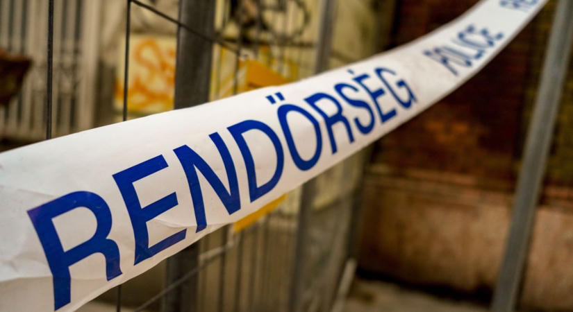 Tragédia: lángoló autójában halt meg egy férfi Paksnál – sokáig rejtély volt, ki az áldozat