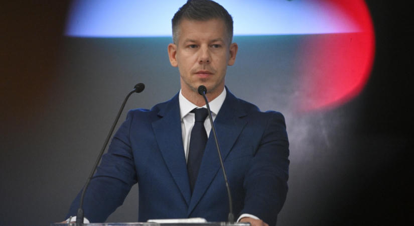 Magyar Péter: felmentették a Mandinert kiadó cég vezérigazgatóját