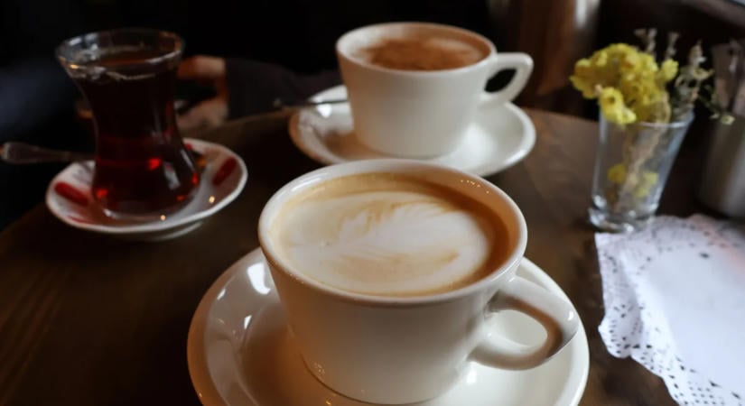 Kávé vagy tea? A kutatók szerint nem mindegy, melyiket választod