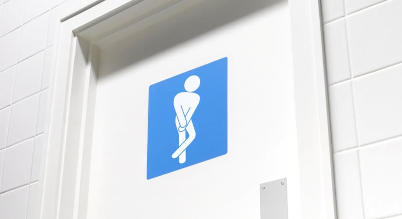 Férfigondok a mosdóban: mit jelez, ha folyton visszatérnek a panaszok?