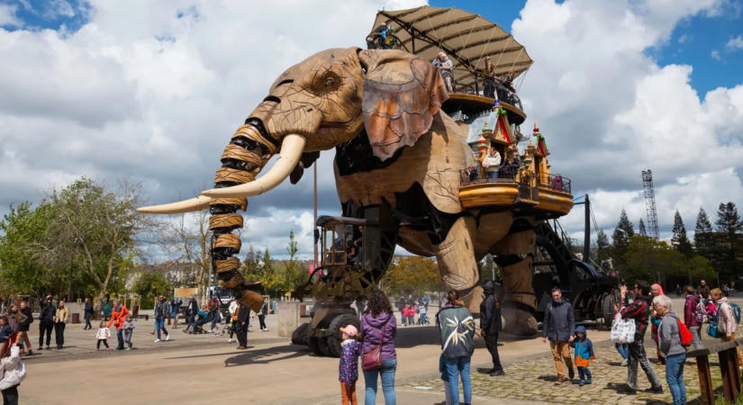 Jules Verne városa megelevenedett – Steampunk gépszörnyek járják a francia város utcáit