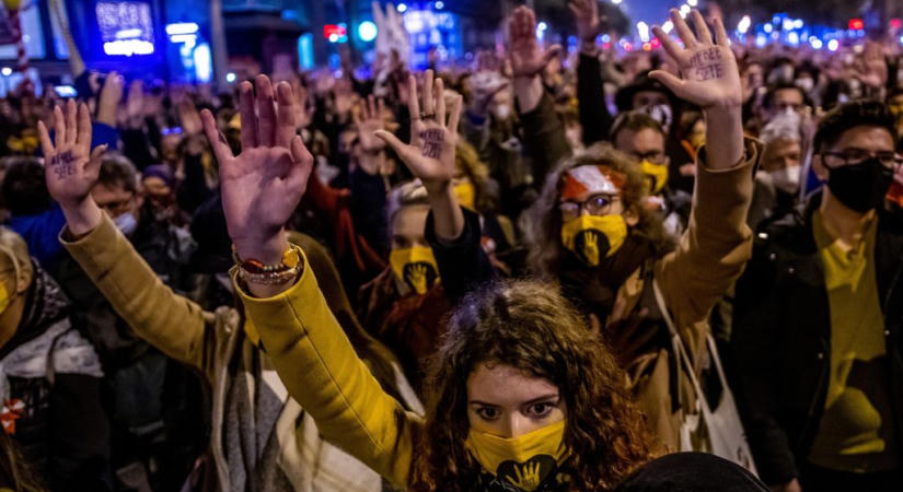 „Az egyetem legitimitásának helyre kell állnia” – a Vidnyánszkyékat váltó kuratórium tagjait kérdeztük az SZFE jövőjéről
