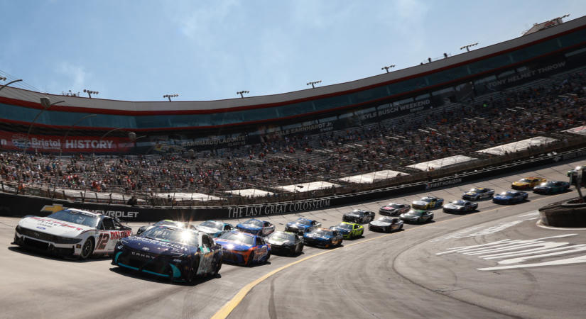 Brad Pitt lesz a NASCAR Cup bristoli futamának Grand Marshalja