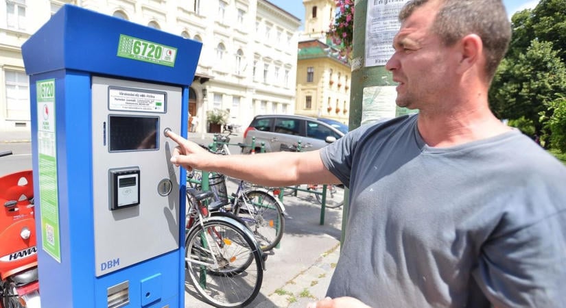 Hosszú hétvége Pécsen: zsebedben maradhat a parkolópénz, de mutatjuk, hol találsz zárt ajtókat