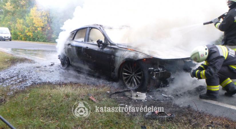 Autó lángolt az M7-esen