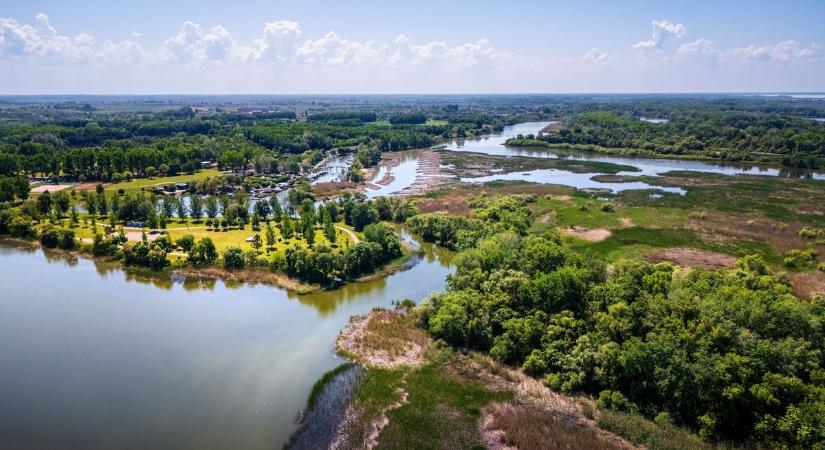 Egyre nagyobb mélyponton a folyó több szakasza: a kiszáradás felé halad a Tisza