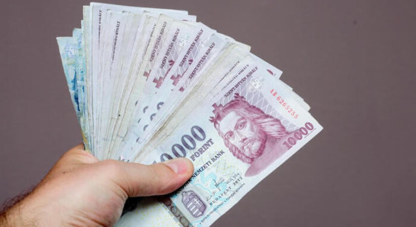 Hullámvasútra ült fel a forint