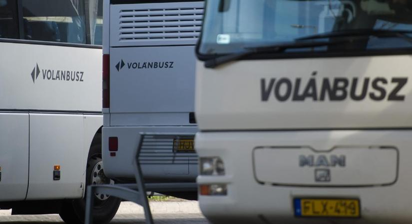 Bombariadó miatt lezárták a szolnoki autóbusz-állomást