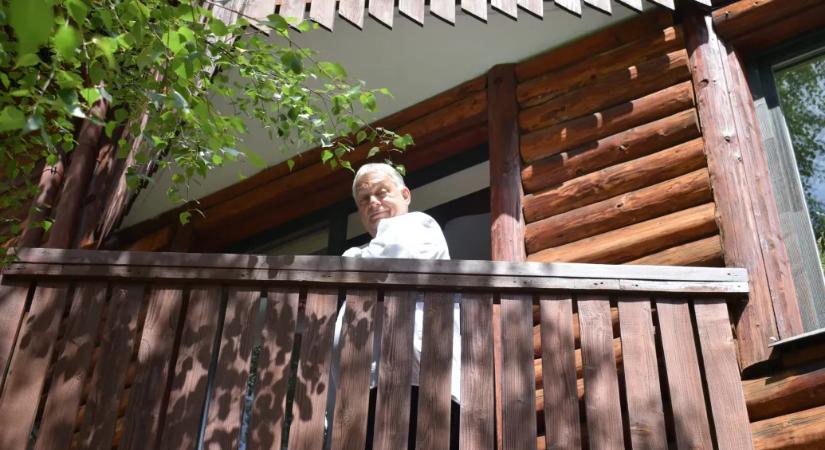 Megtaláltuk Orbán Viktort, miközben a tusványosi beszédére készült