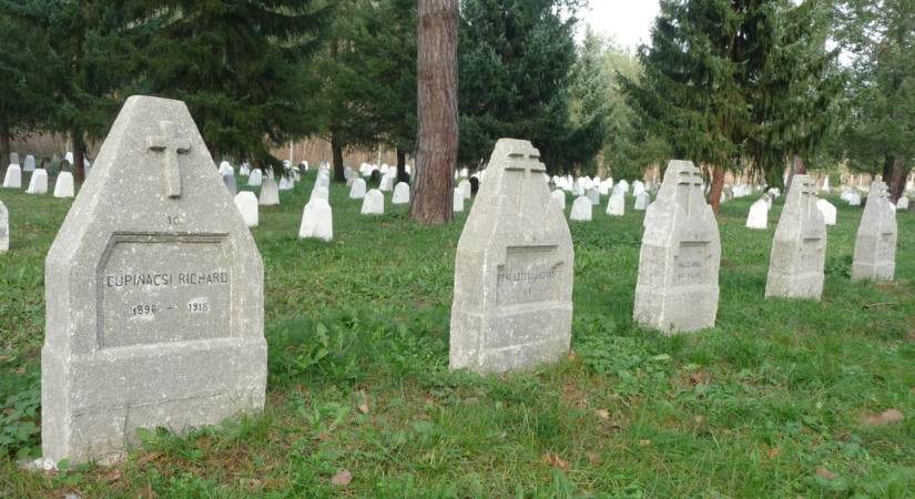 Az ostffyasszonyfai hadifogolytáborba és temetőbe szerveznek túrát