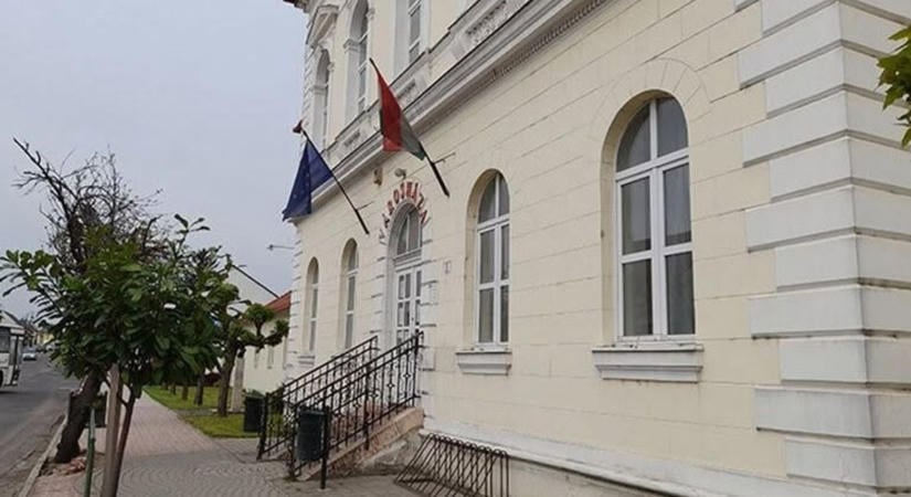 Lemond a kisbéri képviselő, kiderült, miért és hova távozik