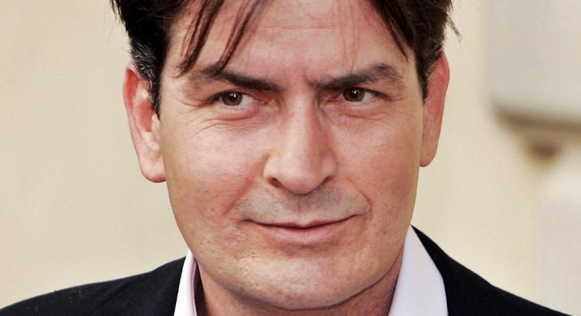Charlie Sheen zavarba jött a nézők előtt – Le kellett állítani a forgatást