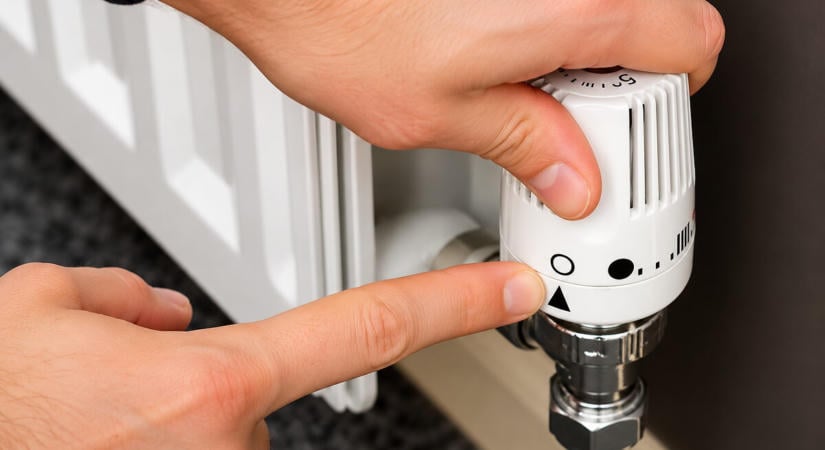 A fűtés szerelő tanácsa: Ezzel a trükkel akár duplájára növelheted a radiátorod hatékonyságát!