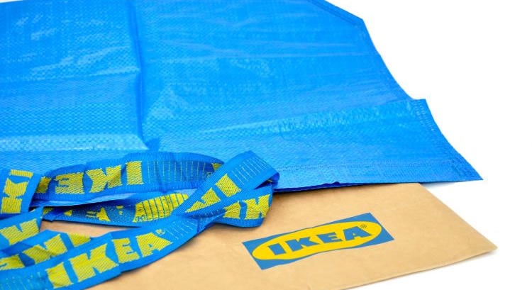 Megújult az IKEA híres kék táskája, de van egy titka