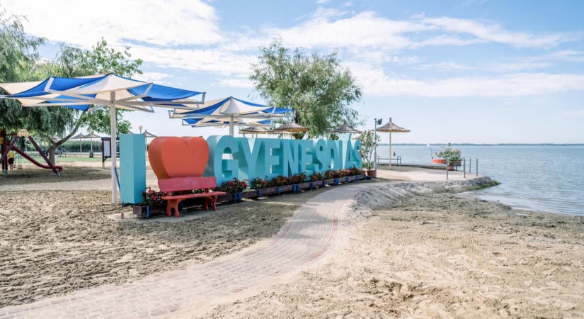 Ötcsillagos strandok és az „Év családbarát strandja” Gyenesdiáson
