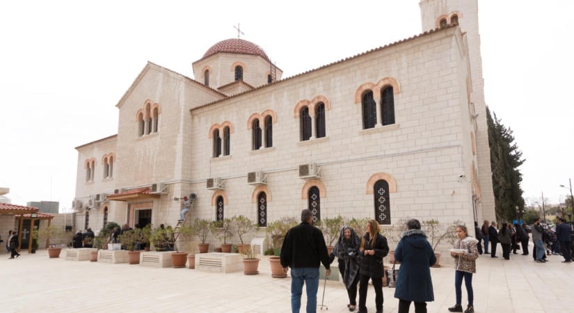 Lőfegyveres merénylet egy jordániai görög ortodox templomban