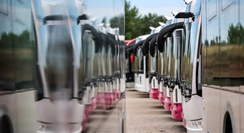 Vitézy bejelentette: 105 emeletes távolsági buszra ír ki tendert a MÁV