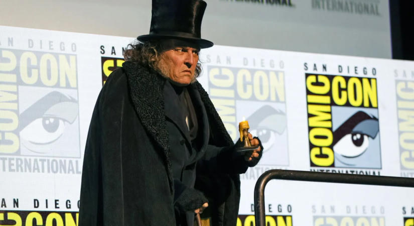 Johnny Depp túlléphet az elmúlt négy évén az Ébenezerrel