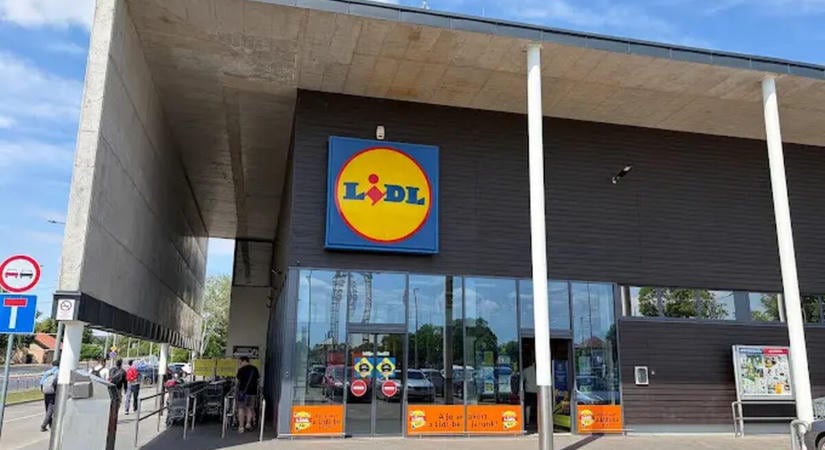 A Lidl hétfőtől egy praktikus 4 az 1-ben kütyüt árul autóba, amivel már többször is sok pénzt spóroltam