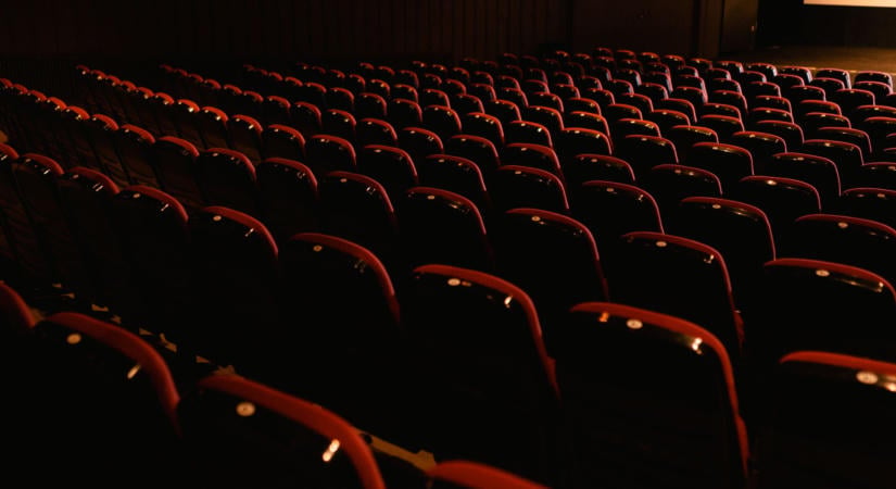 Egyre csak dagad az Operett-botrány: egyre többen állnak a tiltakozó művészek mellé