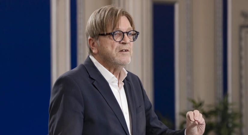 Forr a levegő a volt kormányfő körül, már az EU is vizsgálódik ellene