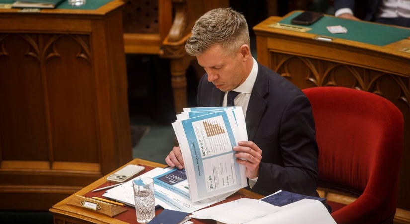Különadó: Magyar Péter érdemi egyeztetést ígért, pikírt választ adott: egy rövid röhögőfejes Facebook-kommenttel válaszolt a kereskedőknek