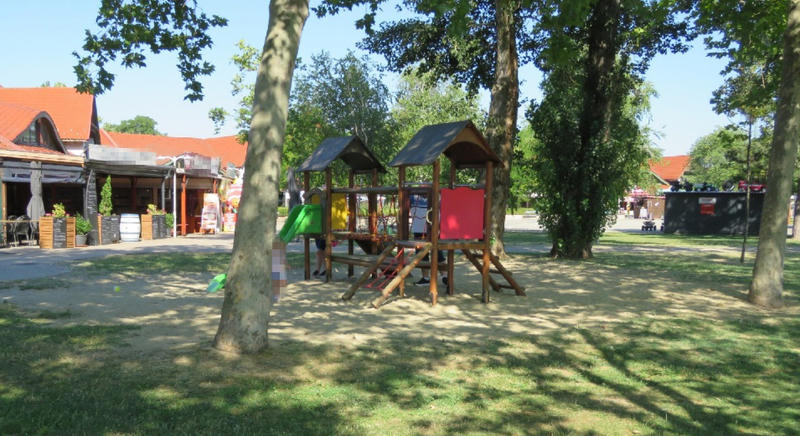 Játszótér mellett balhéztak a részegek