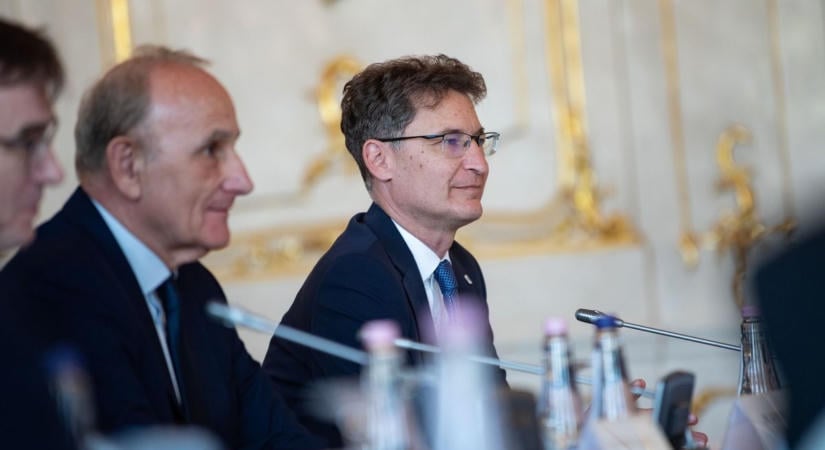 Nyolc önkormányzati szövetség írt alá megállapodást – Cser-Palkovics: mélyen alulfinanszírozott a rendszer