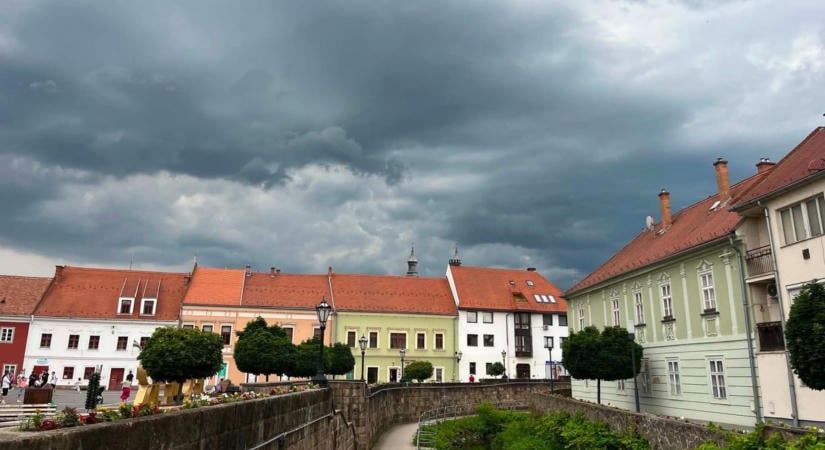 Riasztást adott ki a HungaroMet: ezekre a Heves megyei járásokra csaphat le nagy vihar!