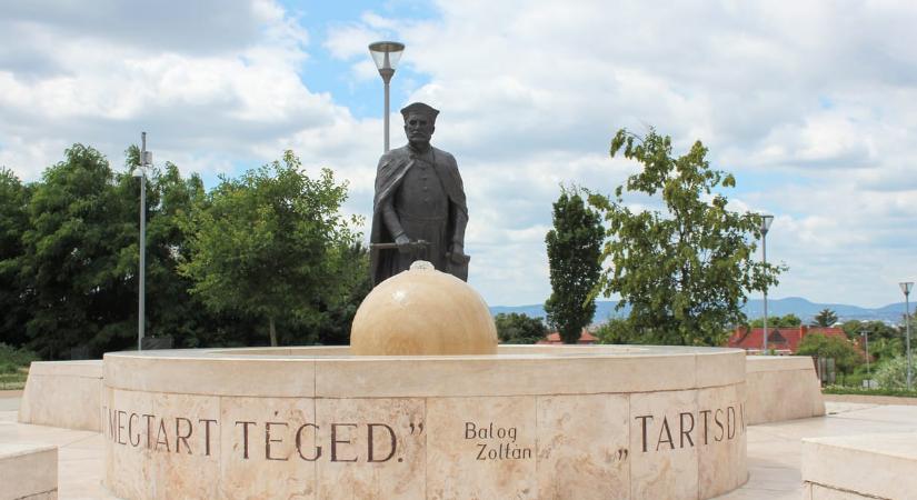 „Gennyedző sebnek” nevezték, most eltávolították Balog Zoltán nevét a Reformátorok terén álló szoborról