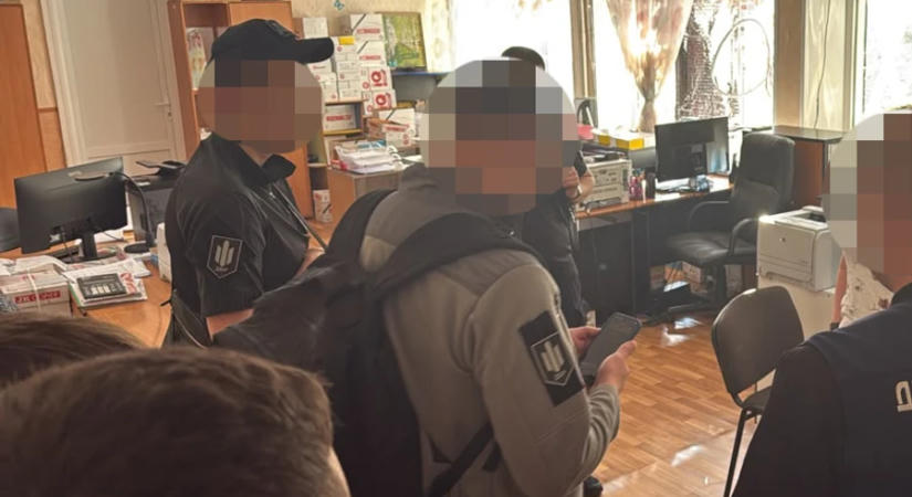 Egy rendőri egység parancsnoka havi 300 ezer hrivnyára sarcolta a beosztottait, és megpróbált elmenekülni Ukrajnából – DBR