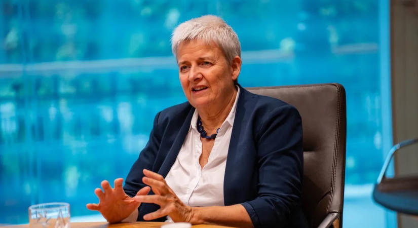 Már több mint kétszáz tankönyvvé nyilvánítási kérelem érkezett június eleje óta