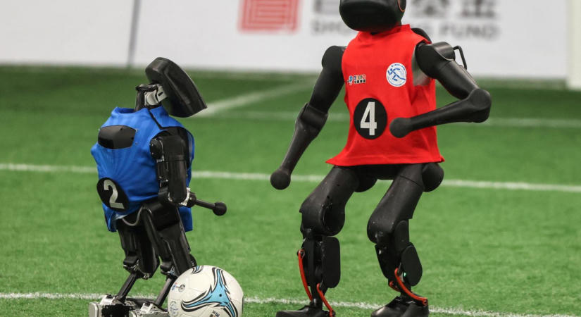 2056 humanoid robot méri össze tudását Pekingben – jön a robotok olimpiája