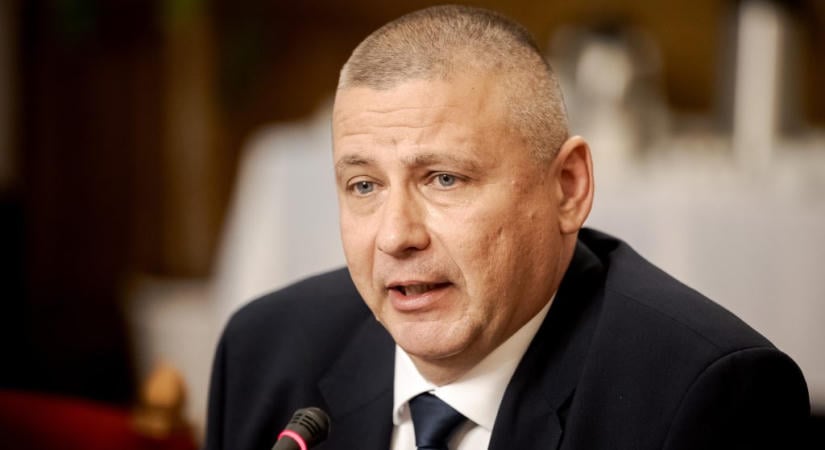 Ruszin-Szendi feljelentést tesz egy 12 milliárdos brit tanácsadói megbízás és a korábbi luxuskiadások miatt