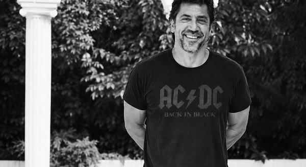 Az AC/DC klasszikus albuma miatt lett rocker a népszerű színész, Javier Bardem