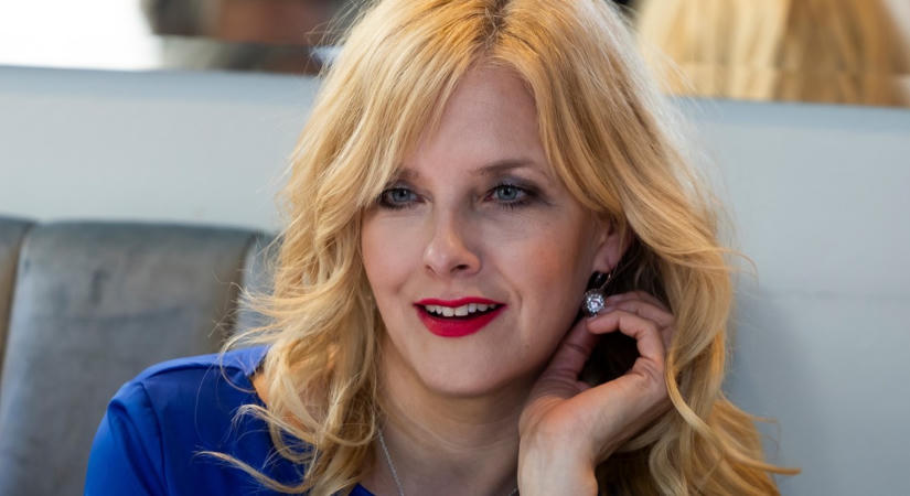Peller Anna legszívesebben a föld alá süllyesztené ezt a fotót: egy őrült rajongója készítette róla