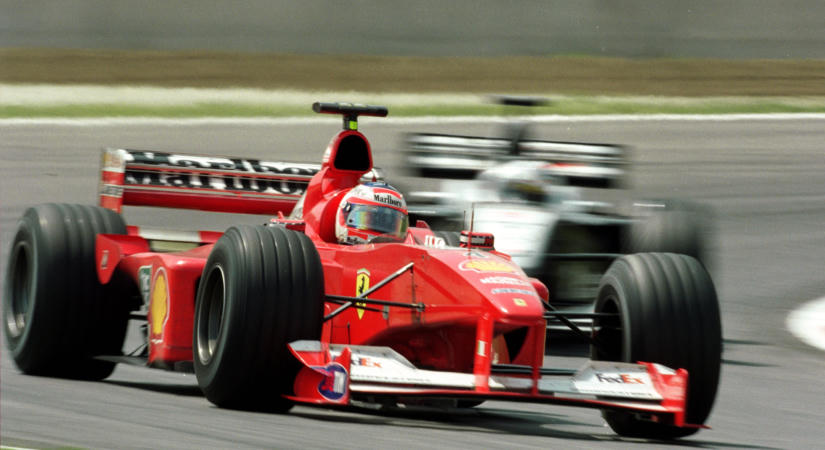 Videón az F1 történetének egyik legmerészebb előzése vizes pályán: Barrichello legendás manővere
