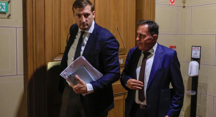 Mehetnek a bíróságra, felfüggesztették három fideszes tróger mentelmi jogát