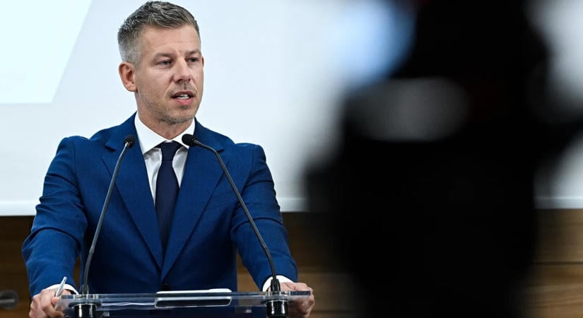Rendkívüli parlamenti ülés lesz hétfőn, Magyar Péter sorsa a tét