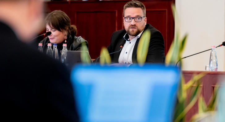 „Végtelenül cinikus és felháborító, amit önök művelnek”