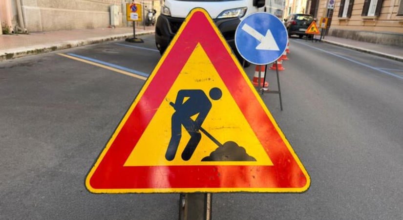 Teljes útzár jöhet a forgalmas fehérvári úton – gyors döntést várnak a lakóktól