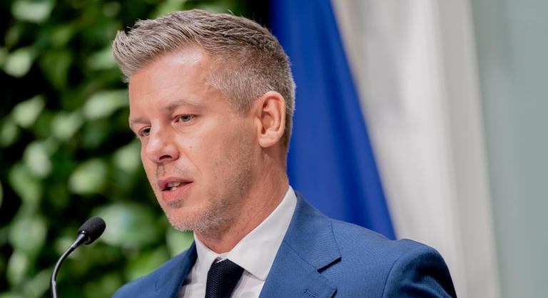 Ismerteti a kormány a bicskei gyermekotthonról készült jelentést, Magyar Péter a gyermekvédelmi jóvátételről is beszél