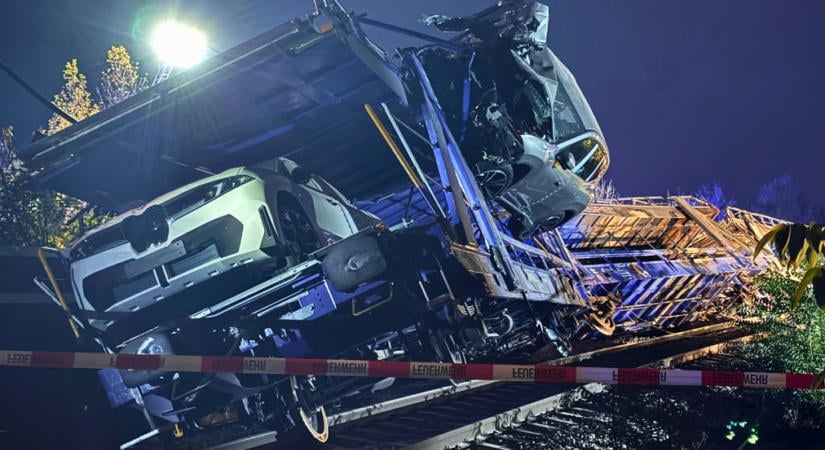 Vonatbalesetben éghetett porrá egy csomó vadonatúj debreceni BMW